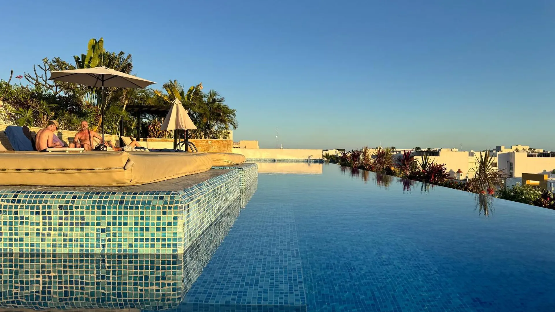 Lux Condo Center- Rooftop Sea View-Fast Wi-Fi Playa del Carmen Mexico