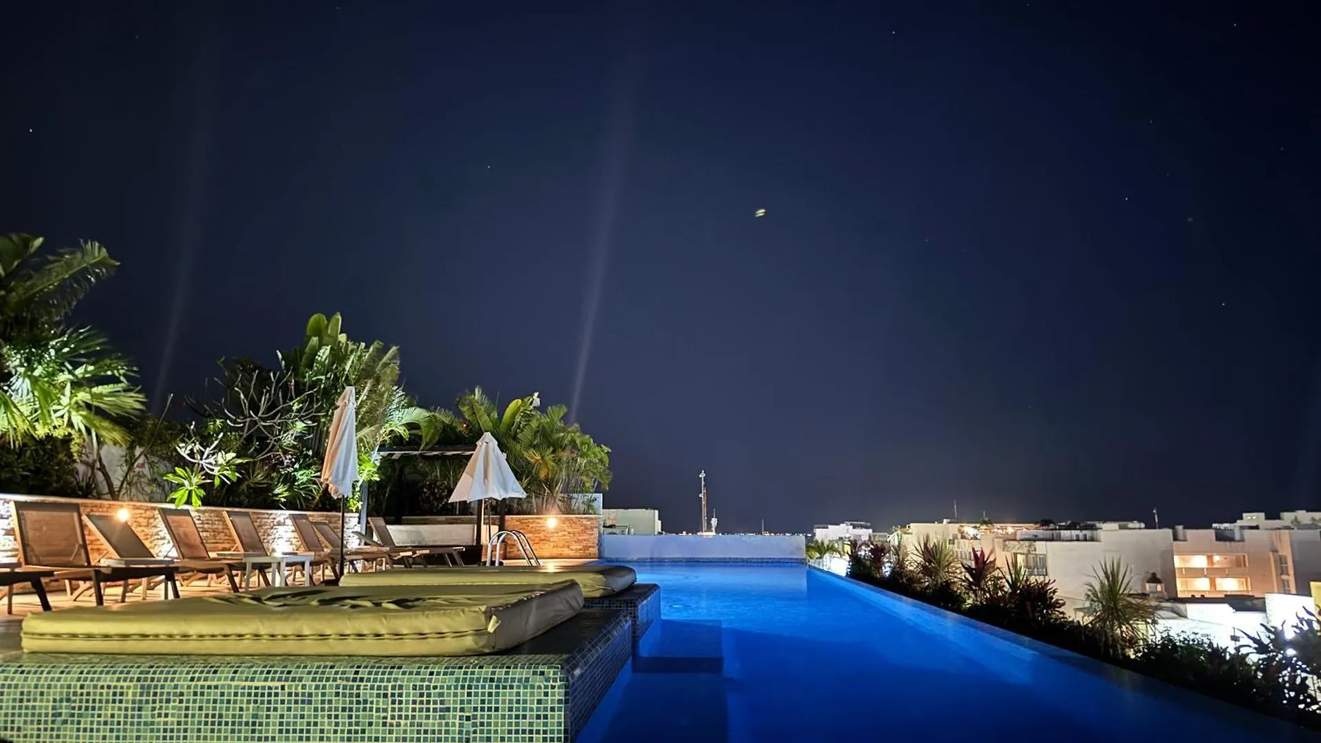 Lux Condo Center- Rooftop Sea View-Fast Wi-Fi Playa del Carmen 0*,  Mexico